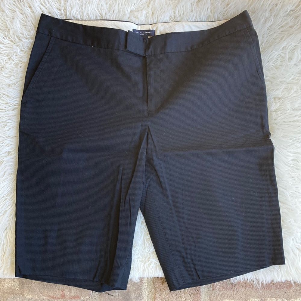 Women’s Banana Republic Ryan Fit Navy Stretch Textured Shorts Size 14